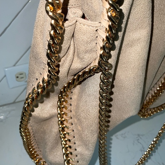 Stella McCartney Falabella Cream Shoulder Bag with Gold Chain - Picture 6 of 16